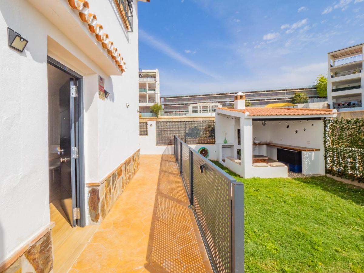 Cubo'S Hostal William'S Sunny 2 With Breakfast Torre de Benagalbon Exterior photo